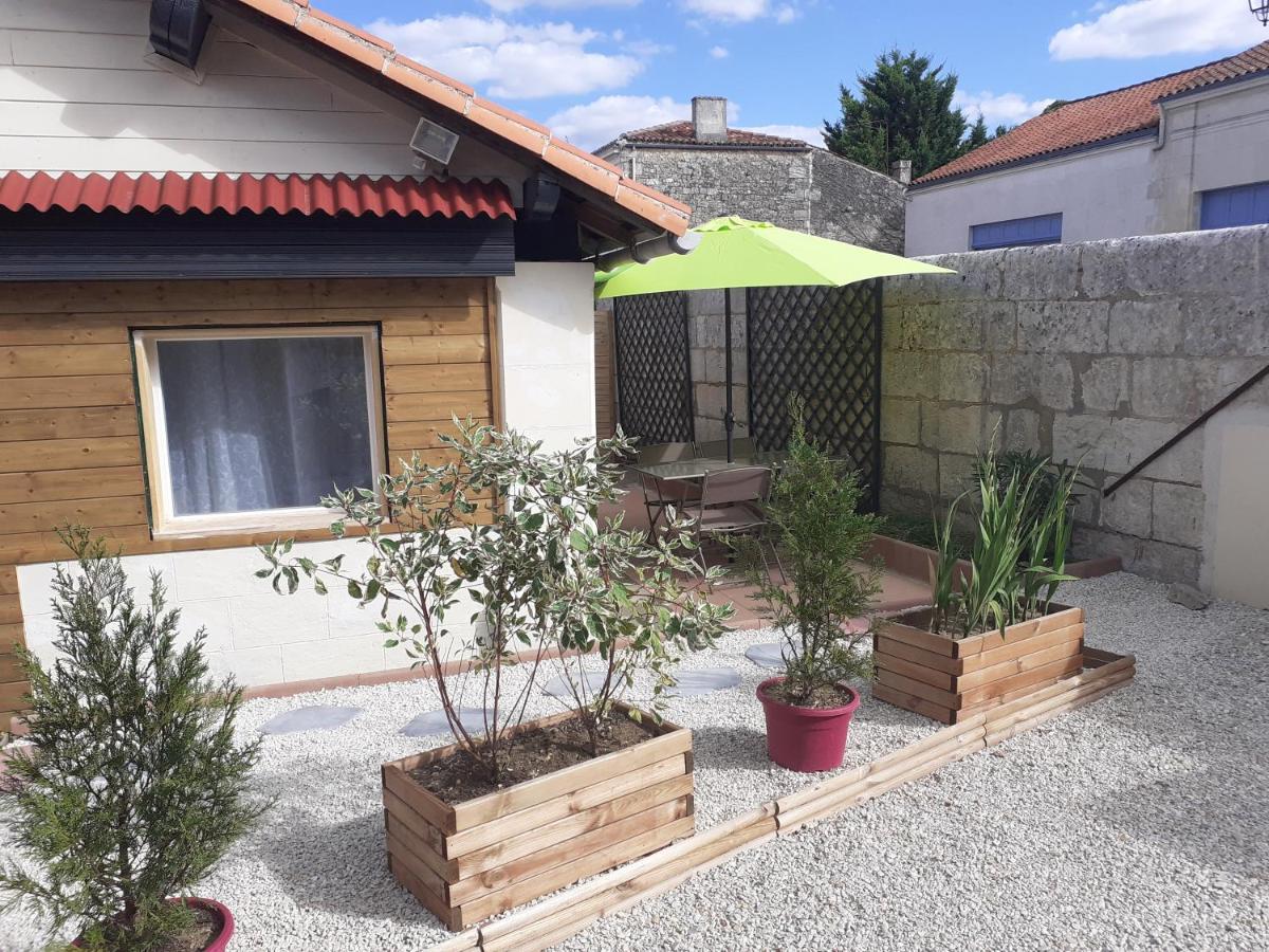 Le Clos Des Passiflores 퐁 외부 사진